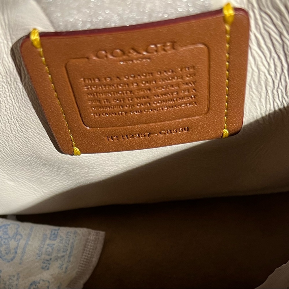 NWT Coach Madison Quilted Bag

Length: 9.25"
Height: 6.75"
Width: 3.25" - Picture 8 of 9
